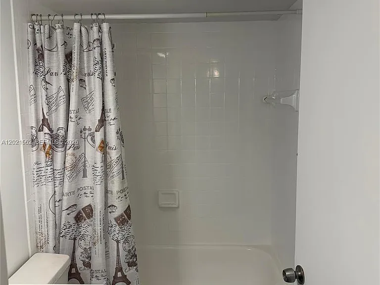 1740 NW North River Dr #325 — Photo 10