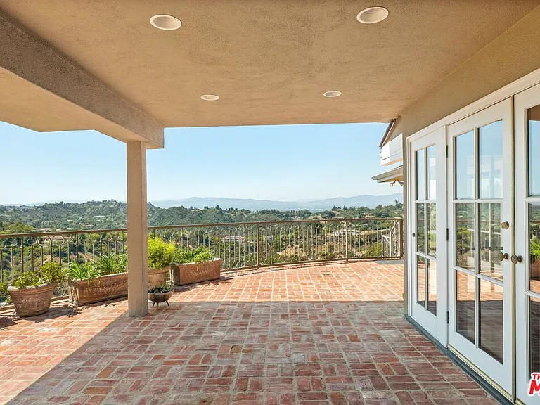 2317 Kimridge Rd — Photo 37