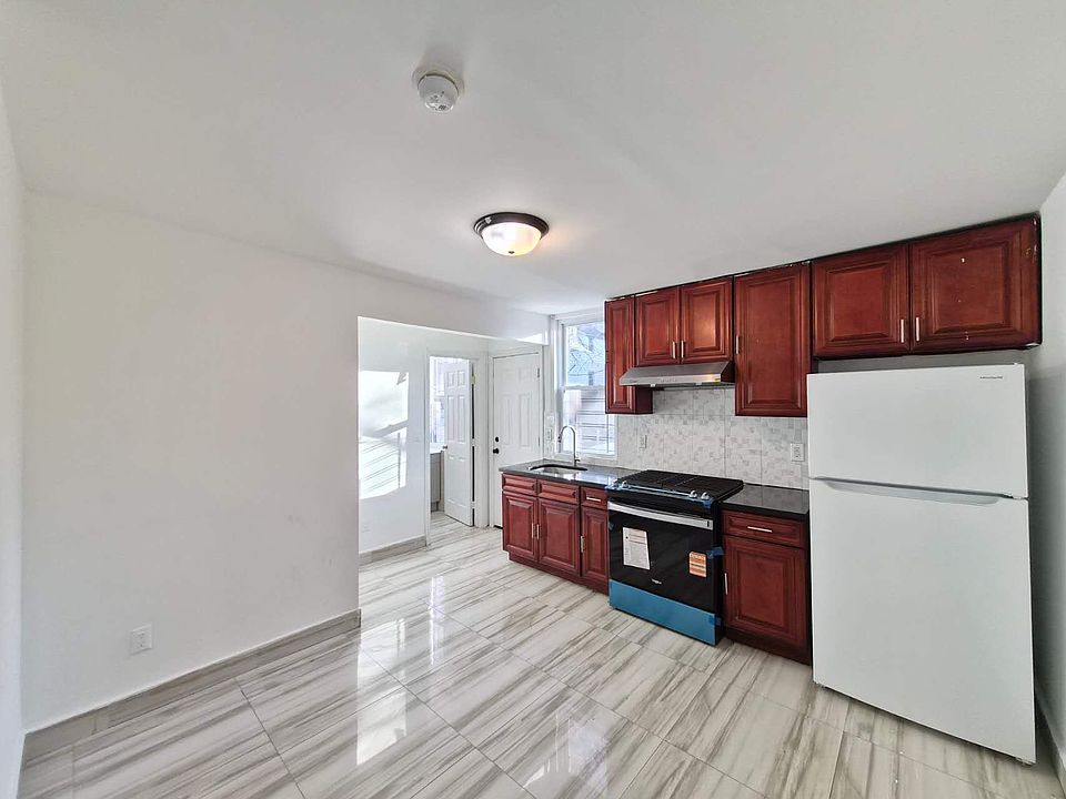 1st image of 72 Harrison Ave Floor 1