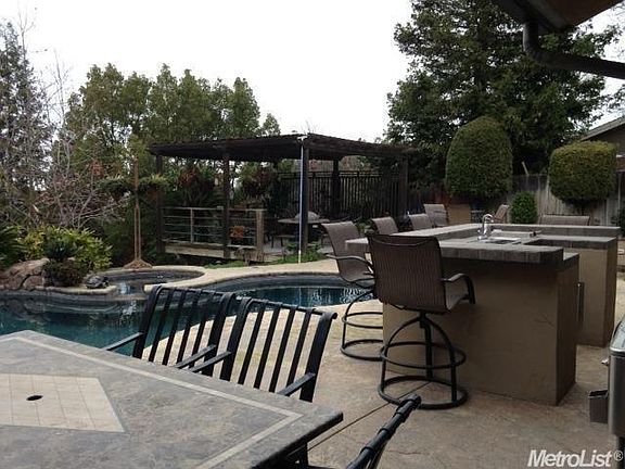 5th image of 2501 Tioga Ave