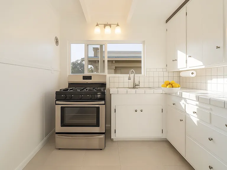 231 Junipero Ave #10 — Photo 18