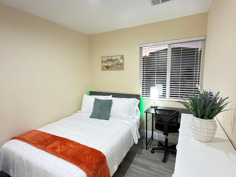 3/4 Lanfranco St — Photo 4