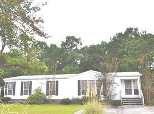 140 Champion Dr, Hampstead, NC 28443