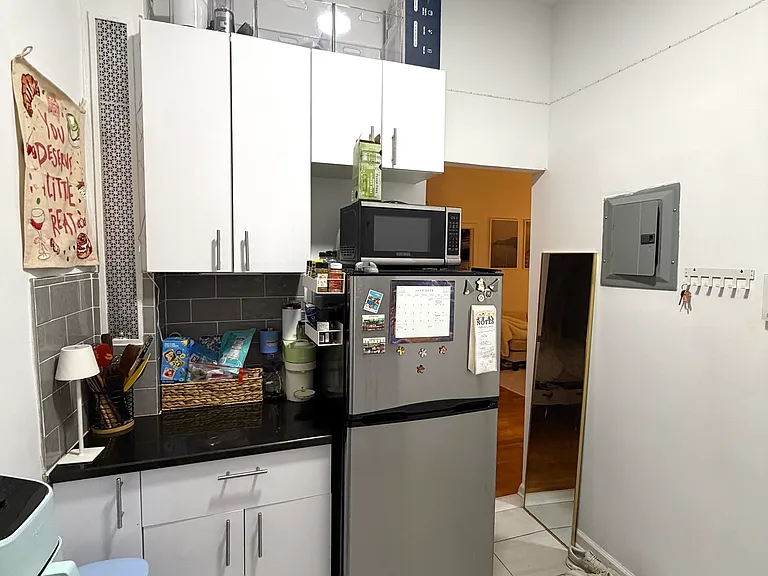 18 N Moore St #2R — Photo 5