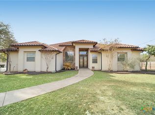 2450 Great Oaks Dr, San Marcos, TX 78666