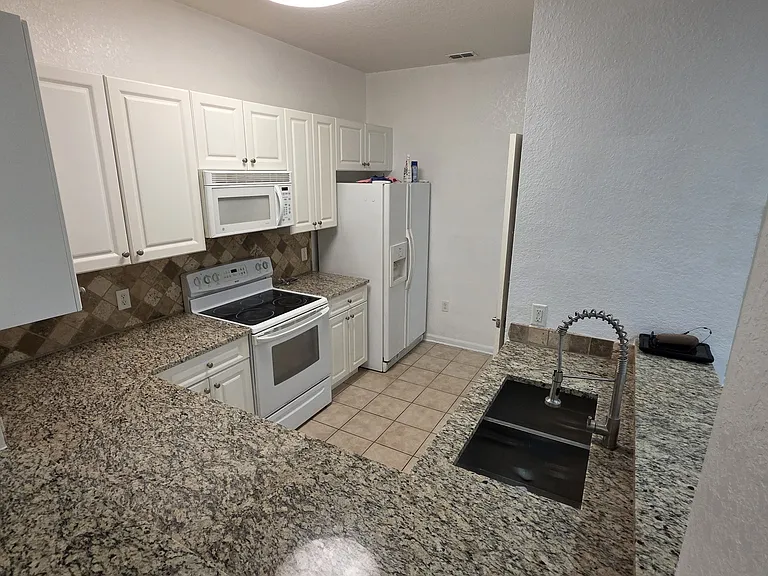 5909 Leopardstown Dr — Photo 4