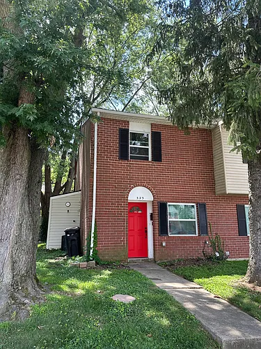 323 Sweet Briar Ct Photo 1