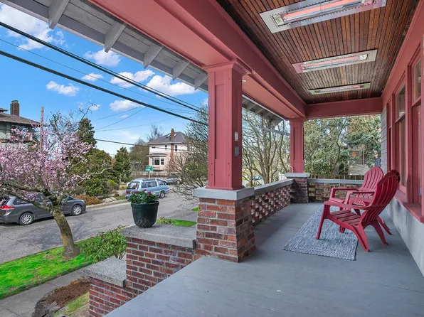 5908 Greenwood Ave N, Seattle, WA 98103