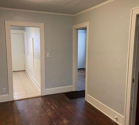 Dining room area looking toward kitchen and bedroom