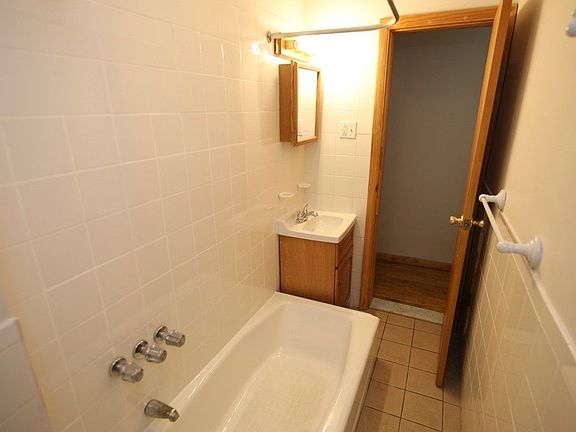 5th image of 40 Wyckoff St APT 18