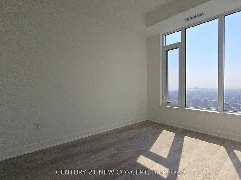 11 Yorkville Ave #5602 — Photo 16
