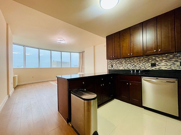 4th image of 133-38 Sanford Ave #17
