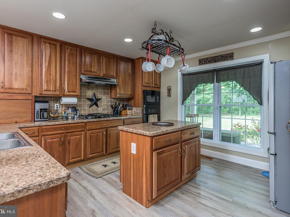 6877 N Frederick Pike, Cross Junction, VA 22625 | Zillow
