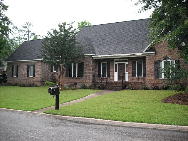 2100 Bayberry Court