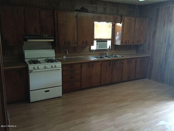 3rd image of 517 Armentor St
