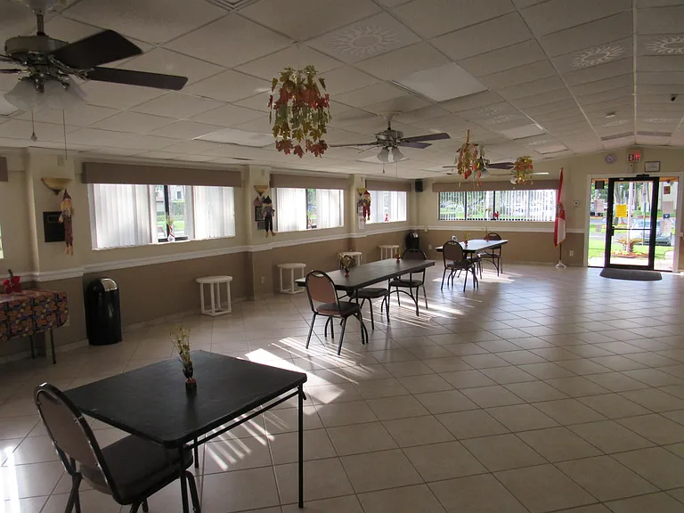 606 Sea Pine Way #D — Photo 18