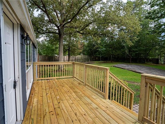 3rd image of 251 Martin Rd SW