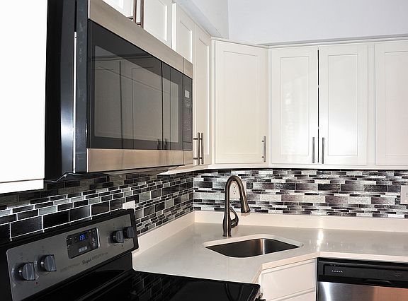 2nd image of 11818 S Komensky Ave APT 104