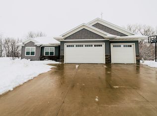 8325 Brady St, Peosta, IA 52068