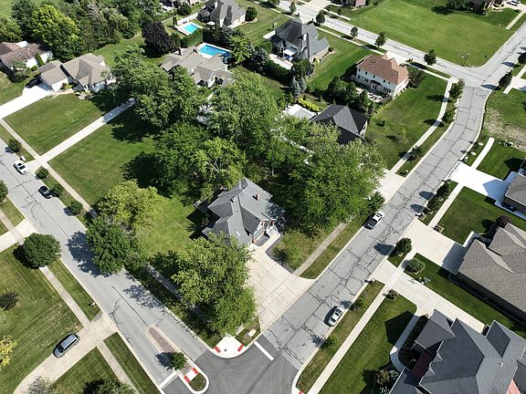 4th image of 8923 Parrish Ave