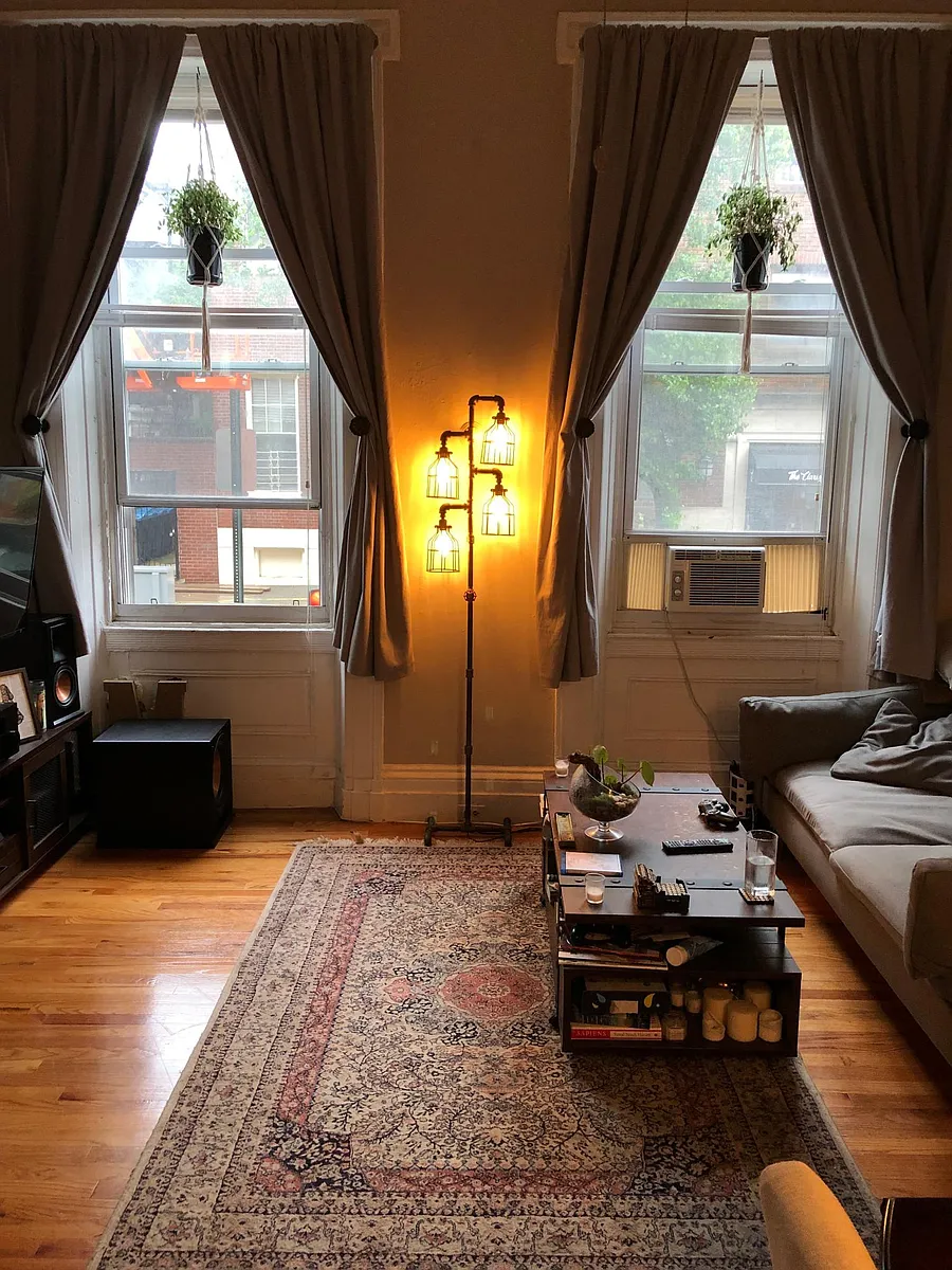 Building Photo - 322 S 10th St #1F