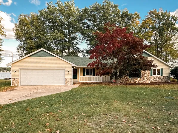 2582 W Bay Dr, Sand Lake, MI 49343