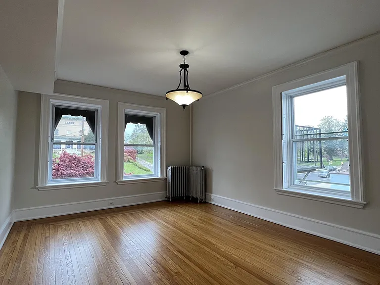 400 N Potomac St — Photo 12