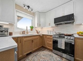 25 N Seven Persons Cres SW, Medicine Hat, AB T1B2A6