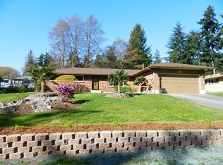 2425 Olympic Dr, Oak Harbor, WA 98277
