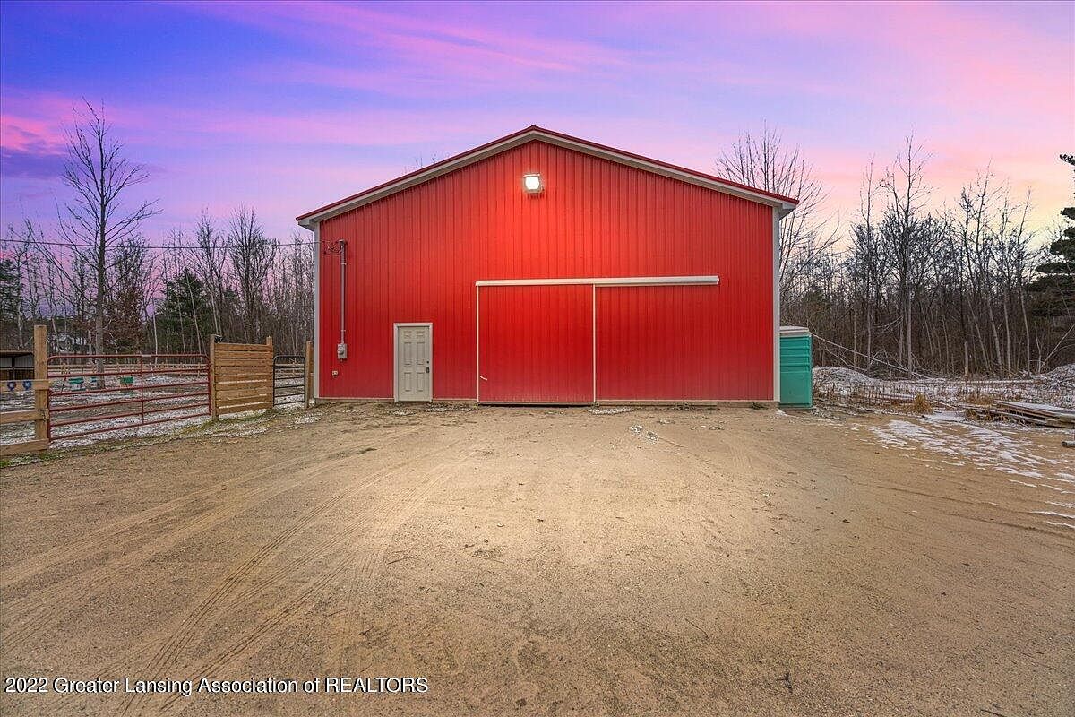 9387 E Broomfield Rd, Mount Pleasant, MI 48858 Zillow