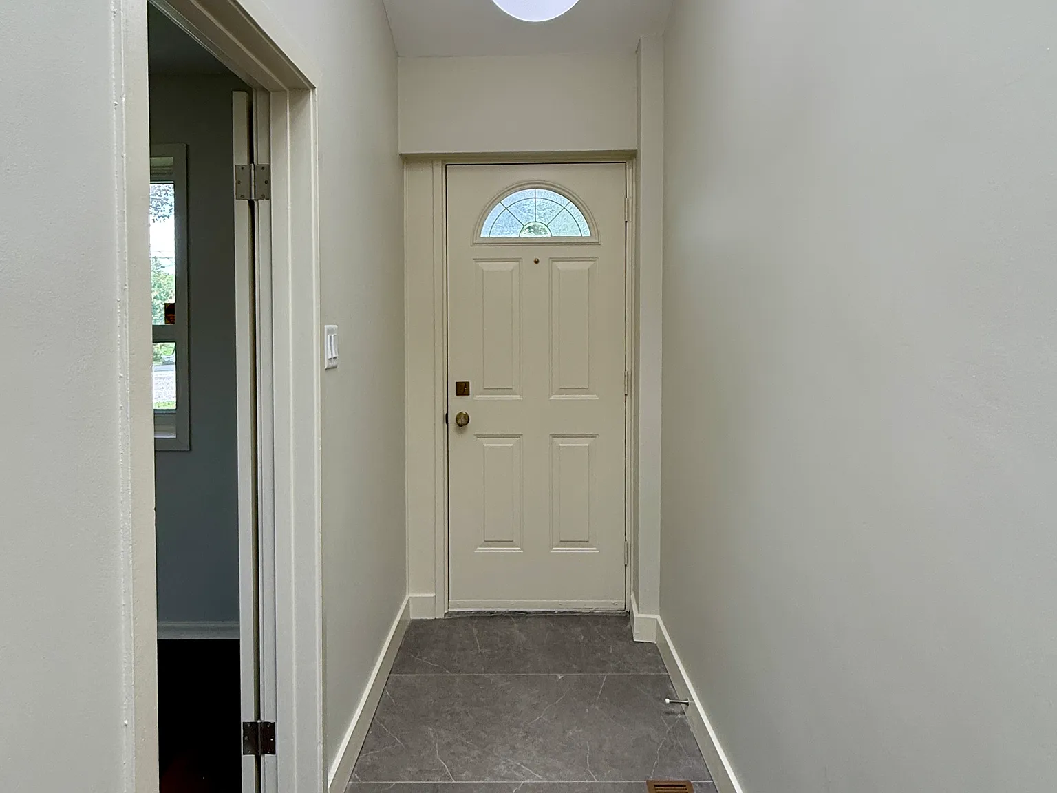 4 bed, 1.5 bath, 1500 sqft, $3,800 — Photo 2