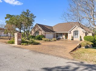 123 Clubhouse Dr, Lakeway, TX 78734