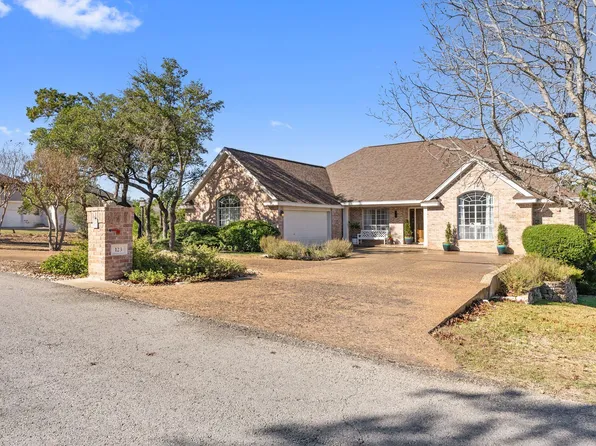 123 Clubhouse Dr, Lakeway, TX 78734