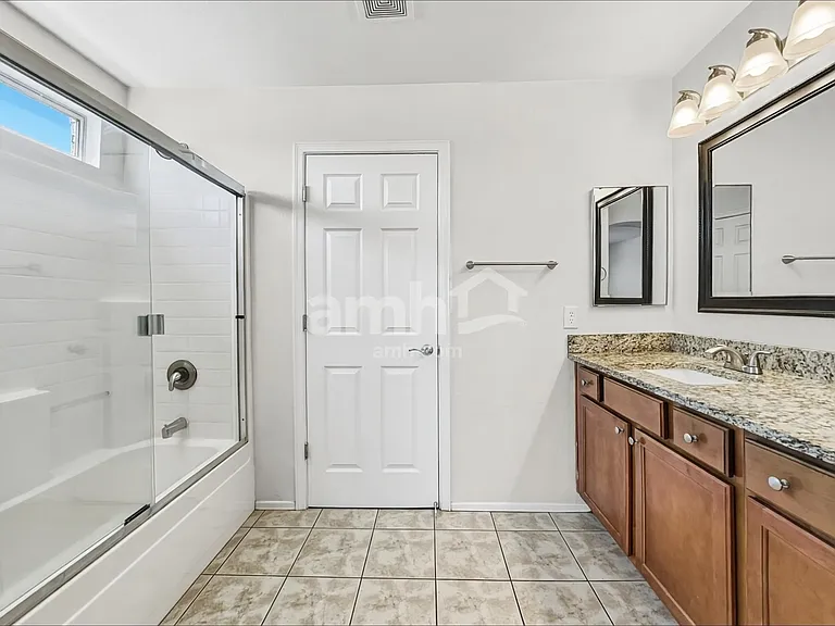 11353 W Buchanan St — Photo 13