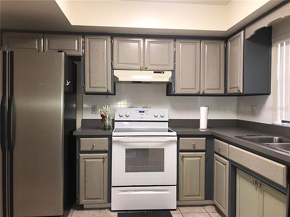 2nd image of 1008 SE Medinah Dr