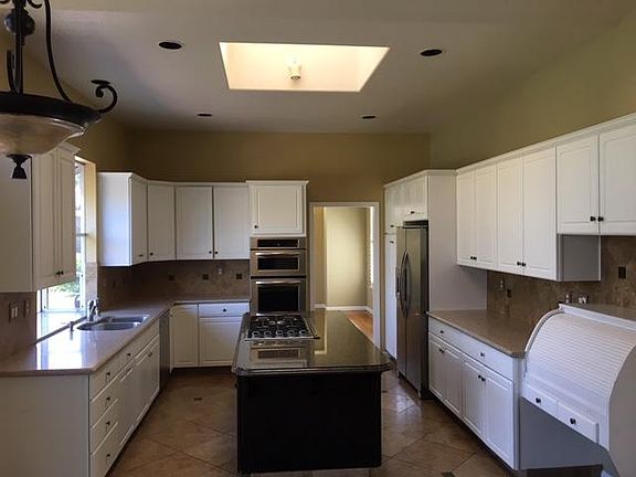 3rd image of 3443 Meadowlands Ln