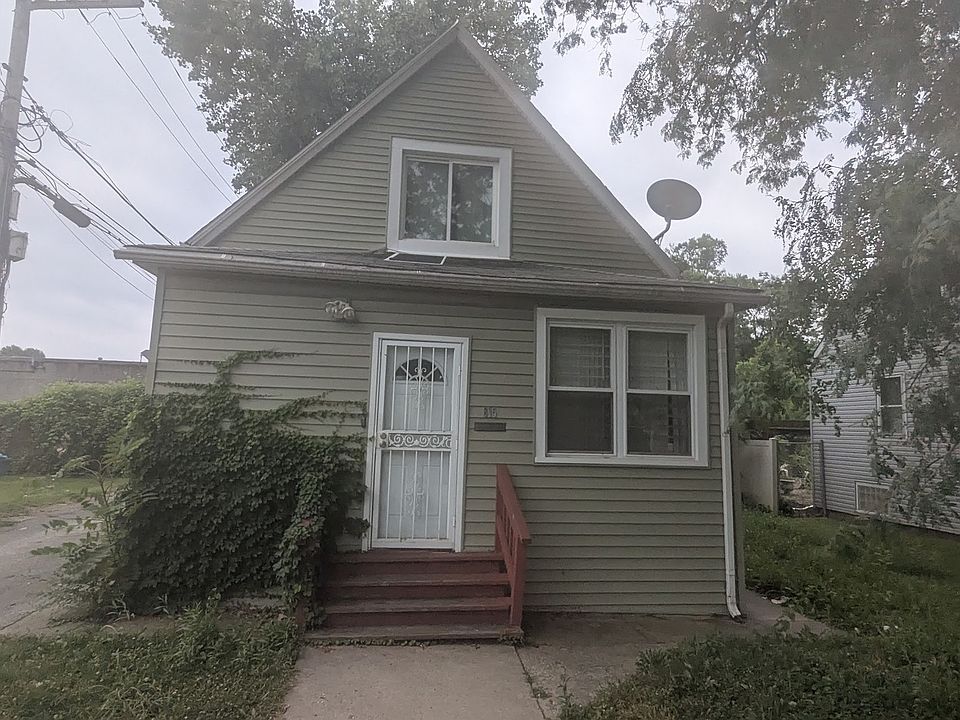 1st image of 815 W 122nd St