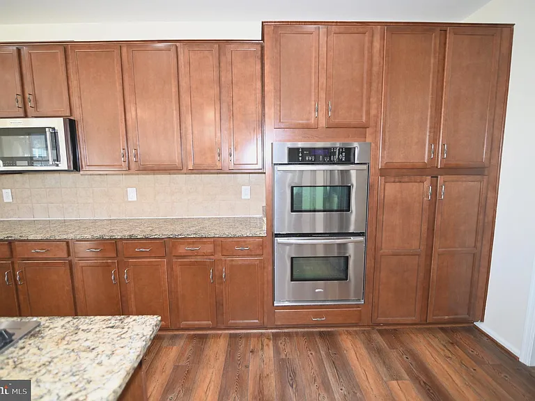 7001 Chaptico Ct — Photo 55