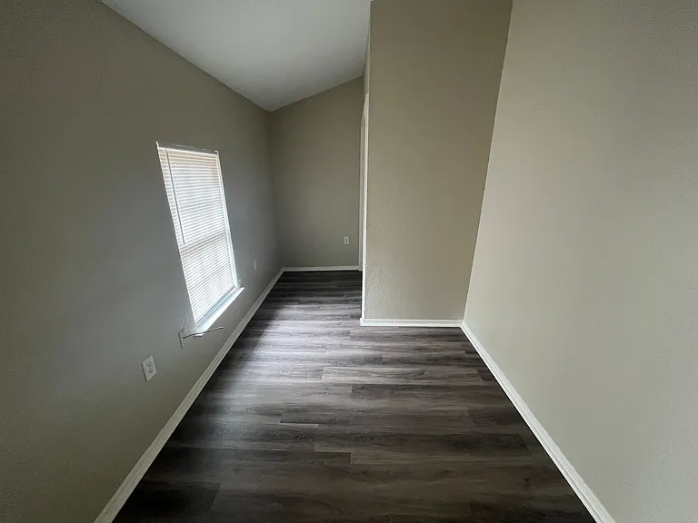 203 W Nolan St — Photo 6