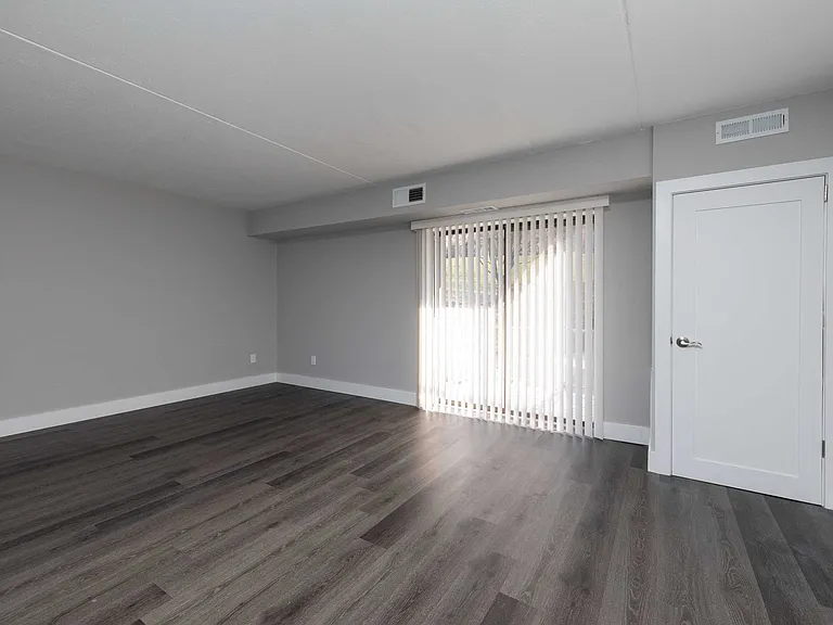 Parker Avenue Apartments — Photo 8