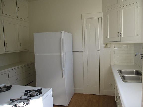 3rd image of 404 12th Ave APT 2