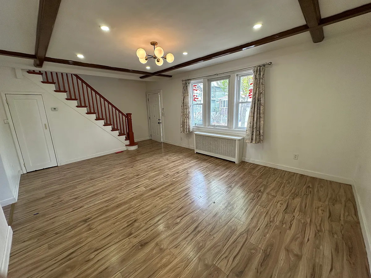 Building Photo - 1407 Hollywood Ave #2