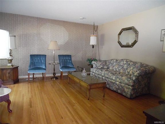 5th image of 24 Morton Dr