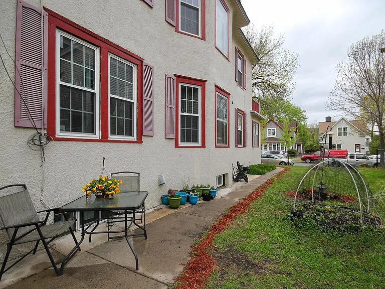 1602 Madison St NE — Photo 27