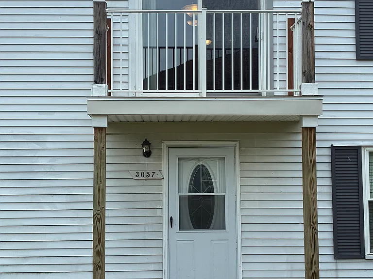 3057 Oakridge Ct — Photo 9