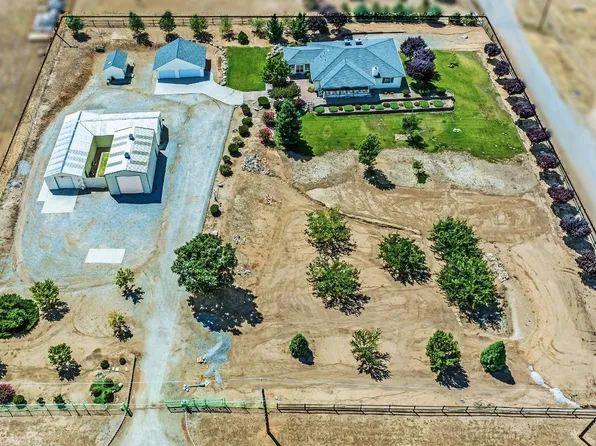 20433 Quaker Rd, Tehachapi, CA 93561