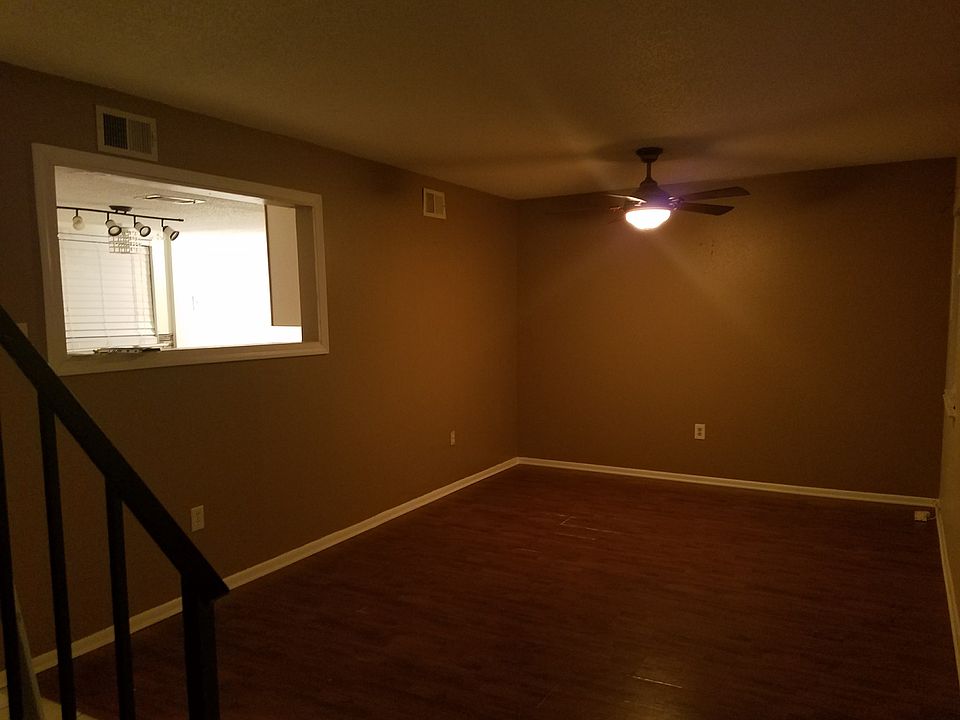 2nd image of 14 Sycamore Ln