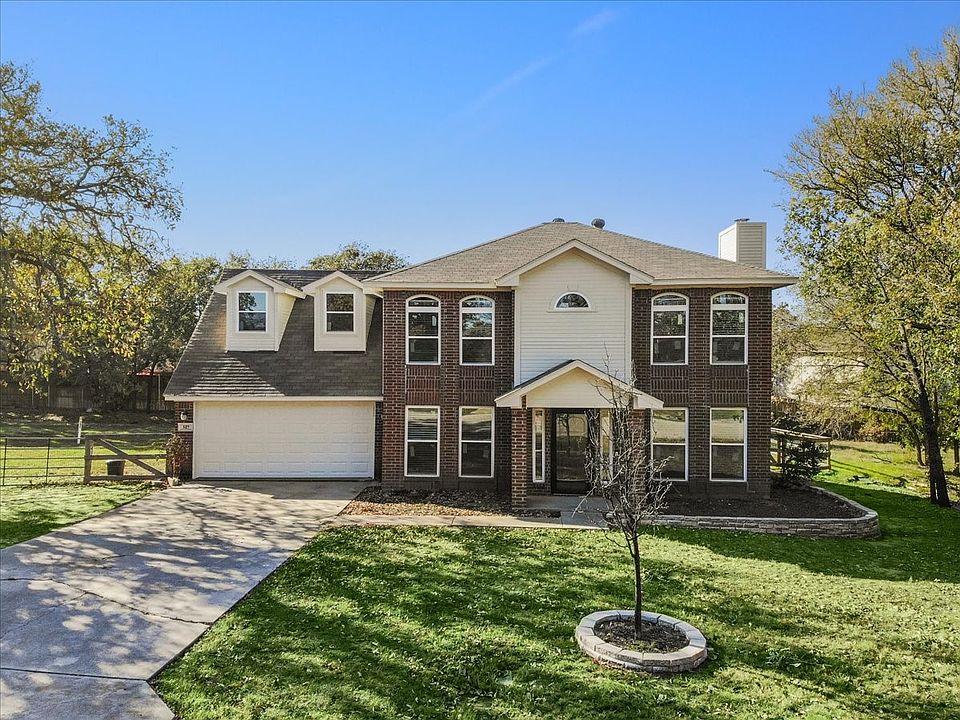 1st image of 527 Oak Lk