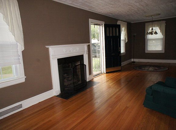5th image of 123 Kenilworth Ave