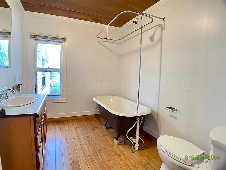 344 - 346 Diamond Ave SE — Photo 17
